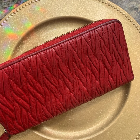 Red Coach Leather Wallet - Picture 8 of 13